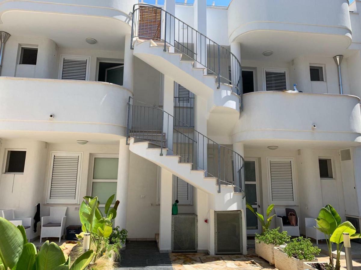 Viva Apartment Porto Cesareo Bagian luar foto