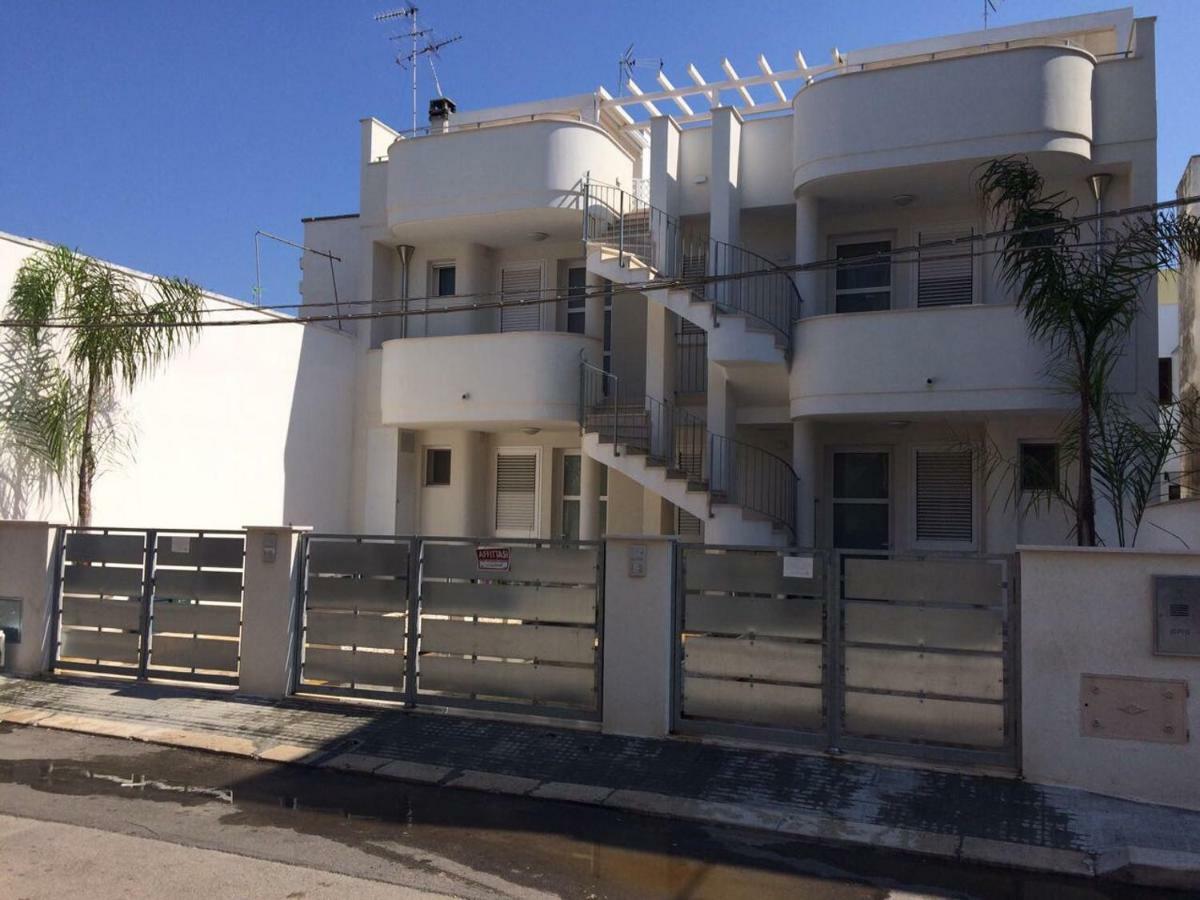 Viva Apartment Porto Cesareo Bagian luar foto